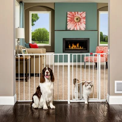 Carlson Extra Wide Pet Gate With Cat Flap