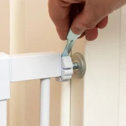 TIAKI White Dog Gate With 7 Cm Extension -Happy Pet Shop 334597 tiaki dog gate white fg 8209 4